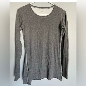 Lululemon Every Yogi grey long  sleeve tee Women’s Sz 6
